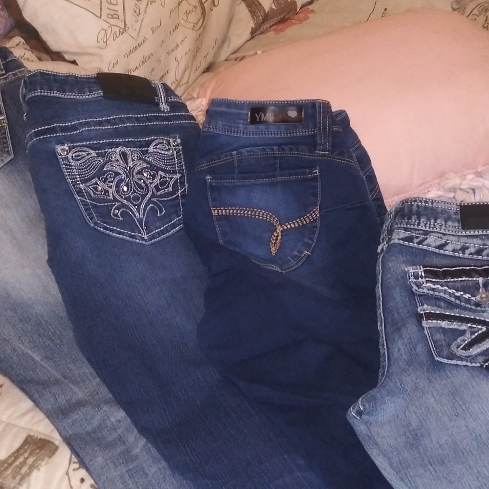 Clothes - Picture 4 of 8